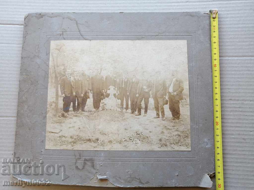 Delivery of Old cardboard picture photography portrait Delivery of Old cardboard picture photography portrait