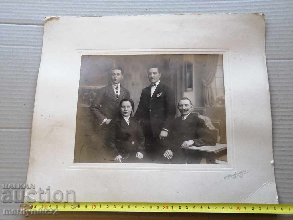 Delivery of Old cardboard picture photography portrait Delivery of Old cardboard picture photography portrait