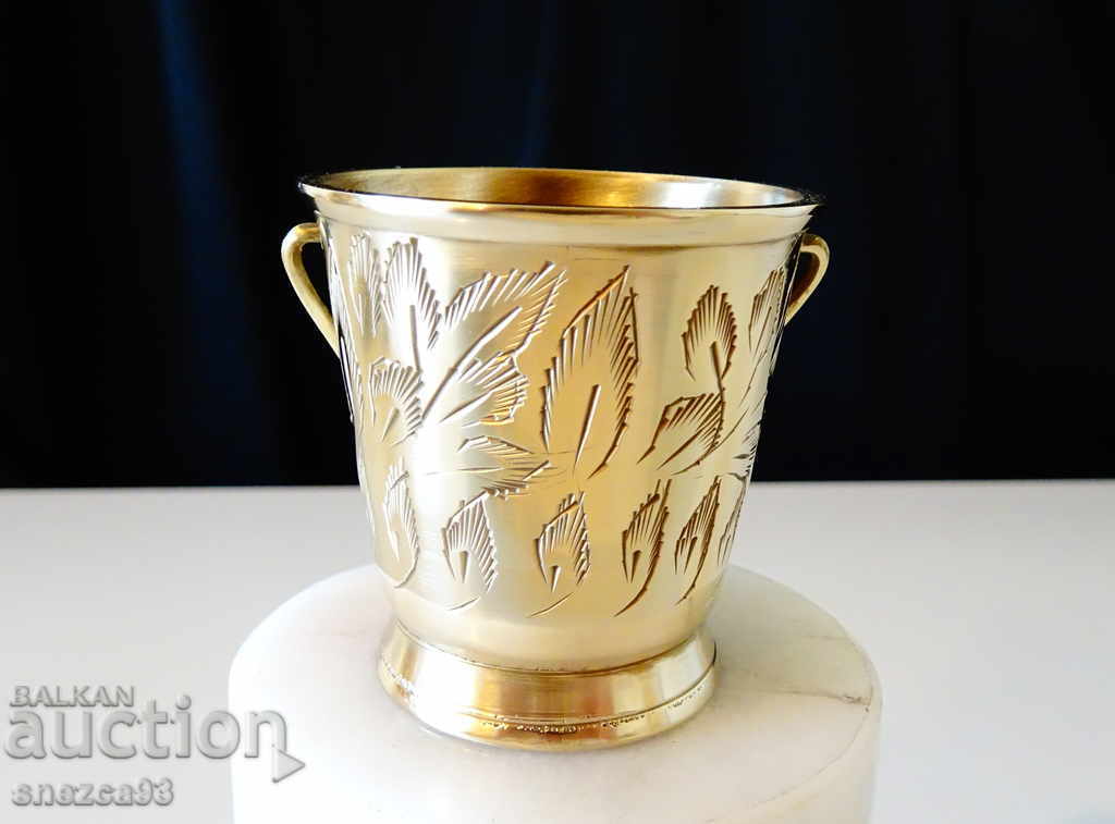 Bronze rakia cup, cauldron, engraved with price 12.00 BGN | € 6.14 Bronze rakia cup, cauldron, engraved with price 12.00 BGN | € 6.14