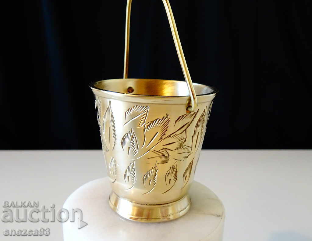 Delivery of Bronze rakia cup, cauldron, engraved Delivery of Bronze rakia cup, cauldron, engraved