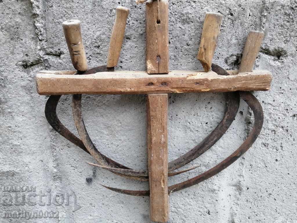 Stitches with a stapled coffin knife wrought iron blade - 5