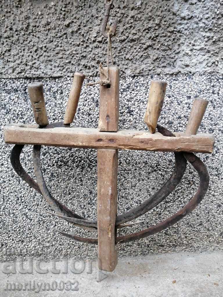 Stitches with a stapled coffin knife wrought iron blade - 7