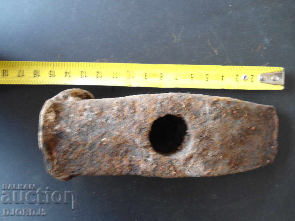 Auction An old hammer Auction An old hammer