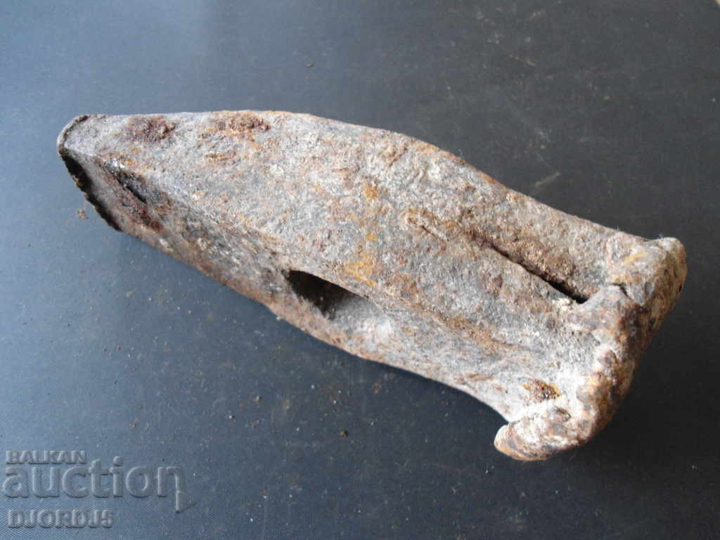 Delivery of An old hammer Delivery of An old hammer