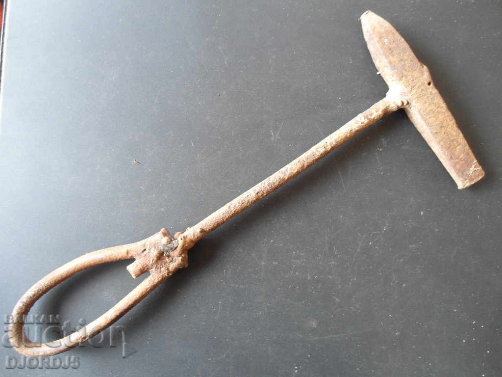 Old specialized hammer