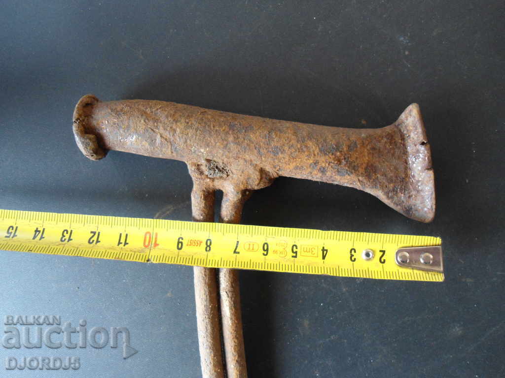 Auction Old specialized hammer Auction Old specialized hammer