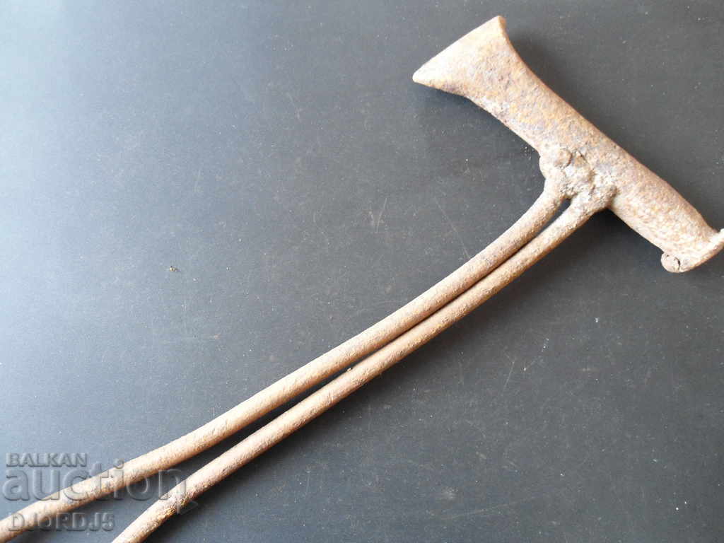 Old specialized hammer