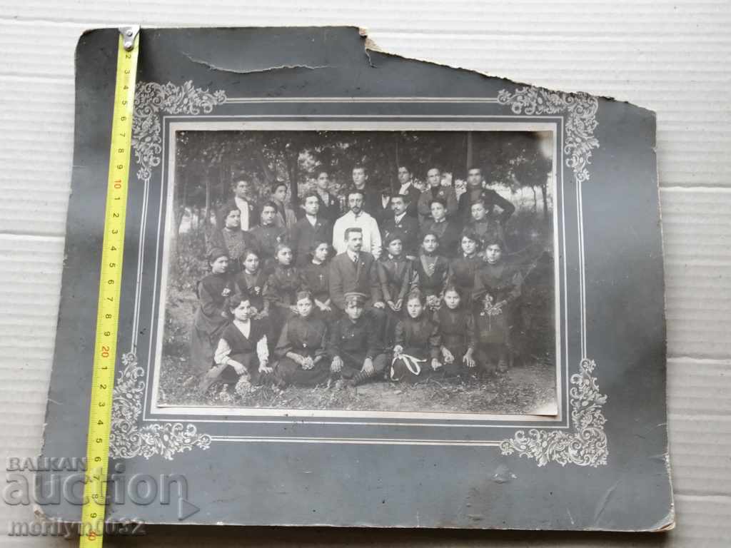 Delivery of Old cardboard picture photography portrait Delivery of Old cardboard picture photography portrait