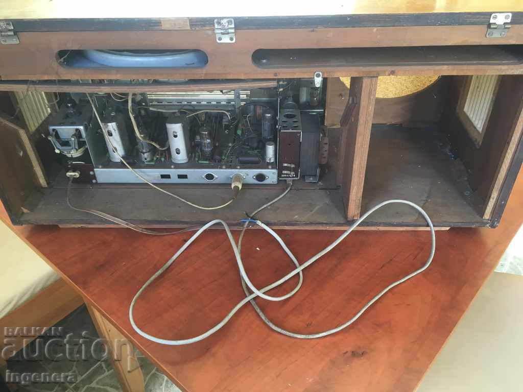 Доставка на РАДИОГРАМОФОН АКОРД 10 Доставка на РАДИОГРАМОФОН АКОРД 10