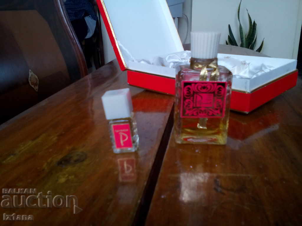 Delivery of An old set of Rosalia colognes Delivery of An old set of Rosalia colognes