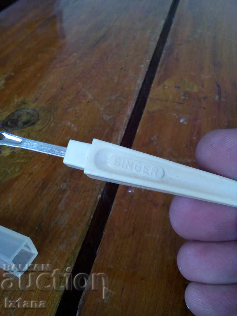 Delivery of Old Singer sewing tool Singer Delivery of Old Singer sewing tool Singer