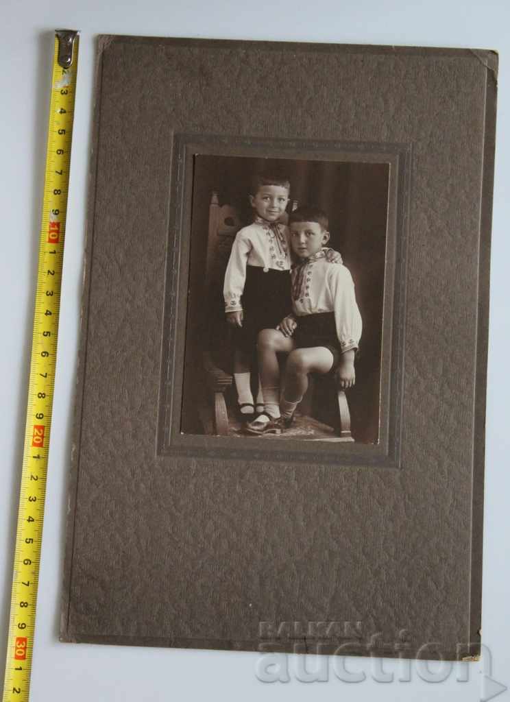 1928 ΠΑΙΔΙΑ ΠΑΛΑΙΑ ΦΩΤΟΓΡΑΦΙΕΣ ΦΩΤΟΓΡΑΦΙΕΣ ΠΑΙΔΙΑ με τιμή 25.00 BGN | € 12.78 1928 ΠΑΙΔΙΑ ΠΑΛΑΙΑ ΦΩΤΟΓΡΑΦΙΕΣ ΦΩΤΟΓΡΑΦΙΕΣ ΠΑΙΔΙΑ με τιμή 25.00 BGN | € 12.78