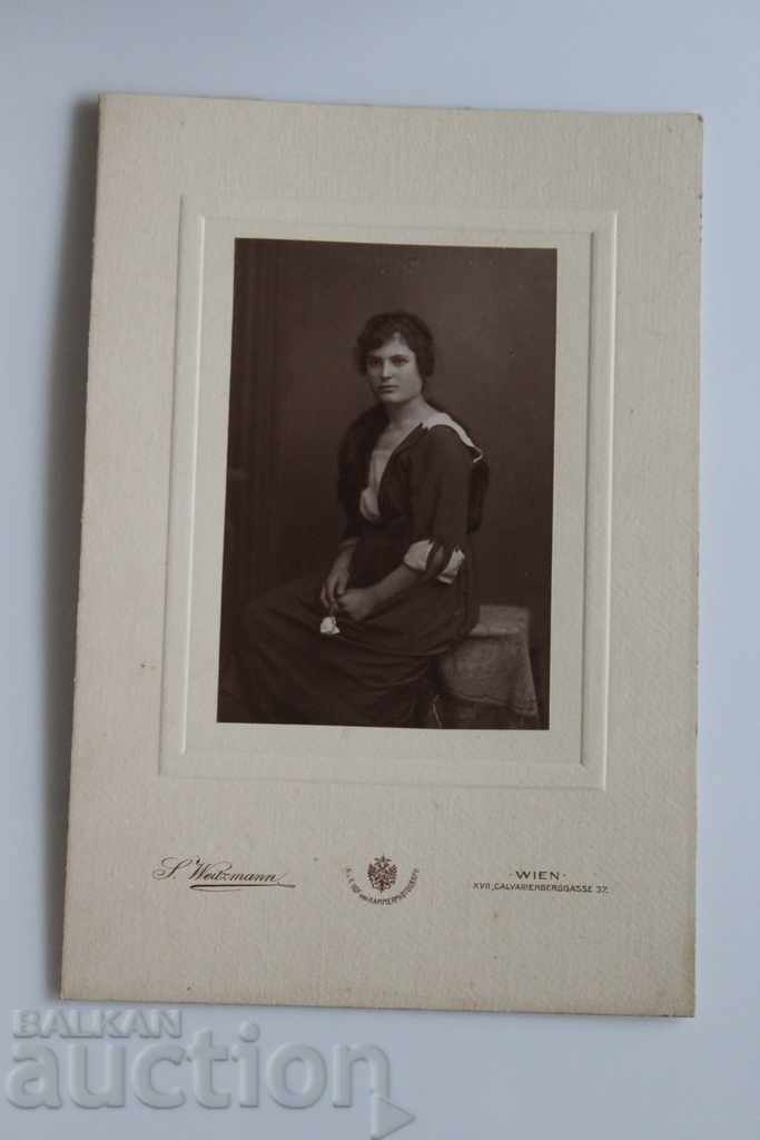 Delivery of VIENNA OLD PHOTOGRAPHY PAPER Delivery of VIENNA OLD PHOTOGRAPHY PAPER