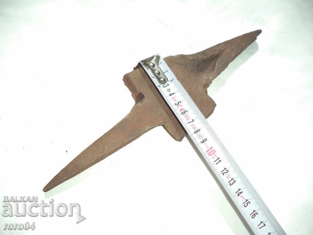 Auction  OLD MASSIVE FORGED TOOL - CUTTER - FORWARD