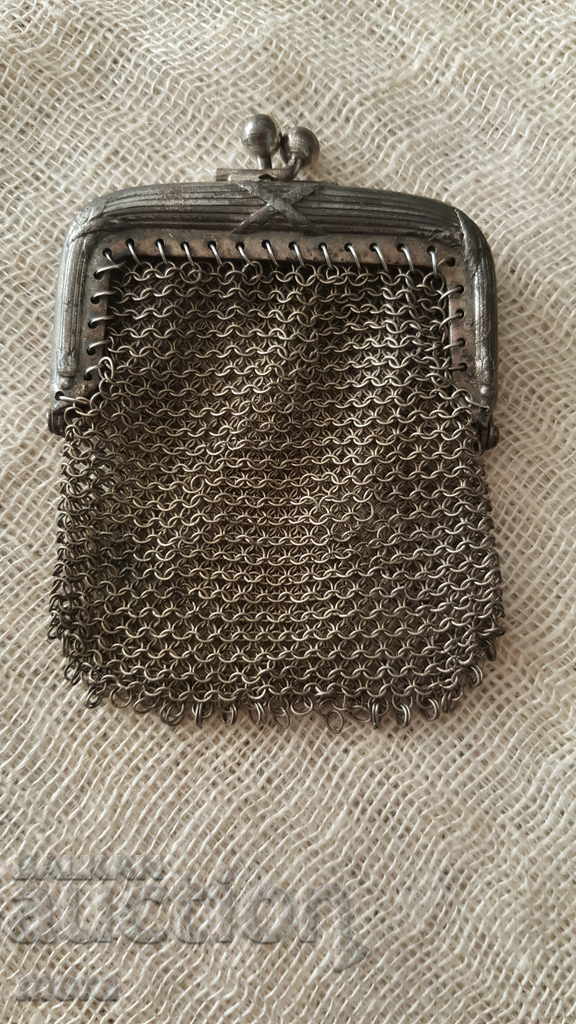 An old lady's purse with price 70.00 BGN | € 35.79 An old lady's purse with price 70.00 BGN | € 35.79