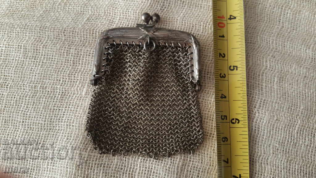 An old lady's purse