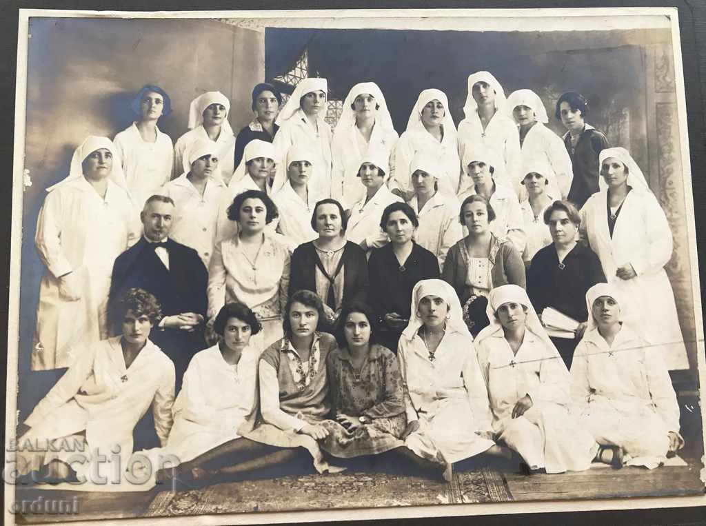 1186 Kingdom of Bulgaria Nurses BRC Award Badge with price 60.00 BGN | € 30.68 1186 Kingdom of Bulgaria Nurses BRC Award Badge with price 60.00 BGN | € 30.68