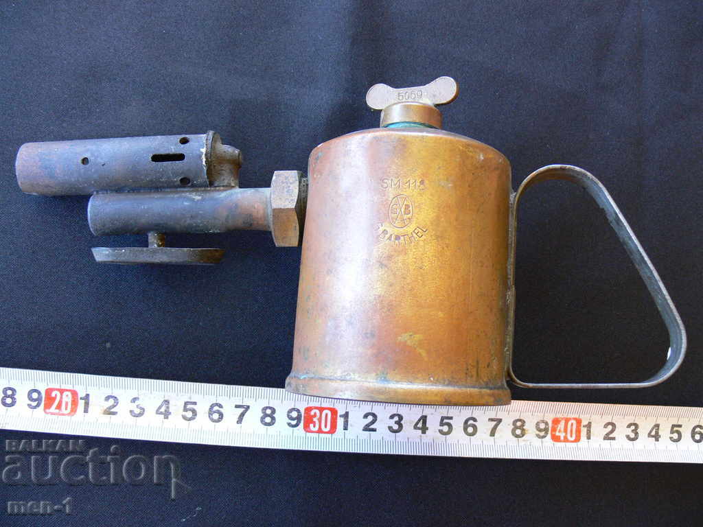 МАЛКА БРОНЗОВА БЕНЗИНОВА ЛАМПА - ГОРЕЛКА с цена 60.00 лв. | € 30.68 МАЛКА БРОНЗОВА БЕНЗИНОВА ЛАМПА - ГОРЕЛКА с цена 60.00 лв. | € 30.68