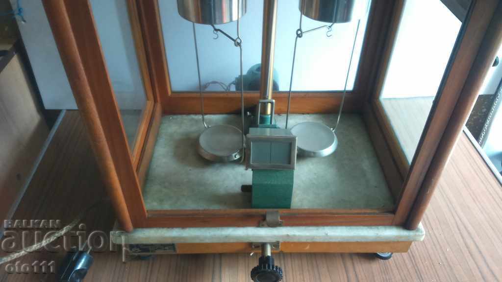 ANALYTICAL BALANCE with price 100.00 BGN | € 51.13 ANALYTICAL BALANCE with price 100.00 BGN | € 51.13