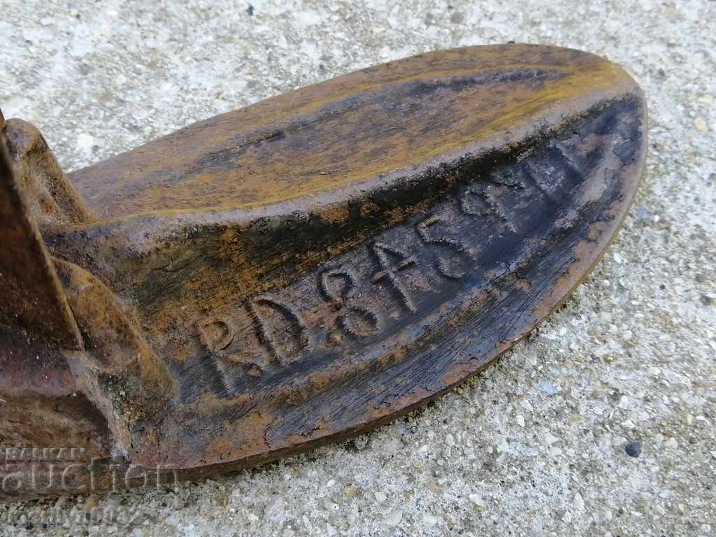 Old shoemaker anvil, wrought iron with price 45.00 BGN | € 23.01 Old shoemaker anvil, wrought iron with price 45.00 BGN | € 23.01