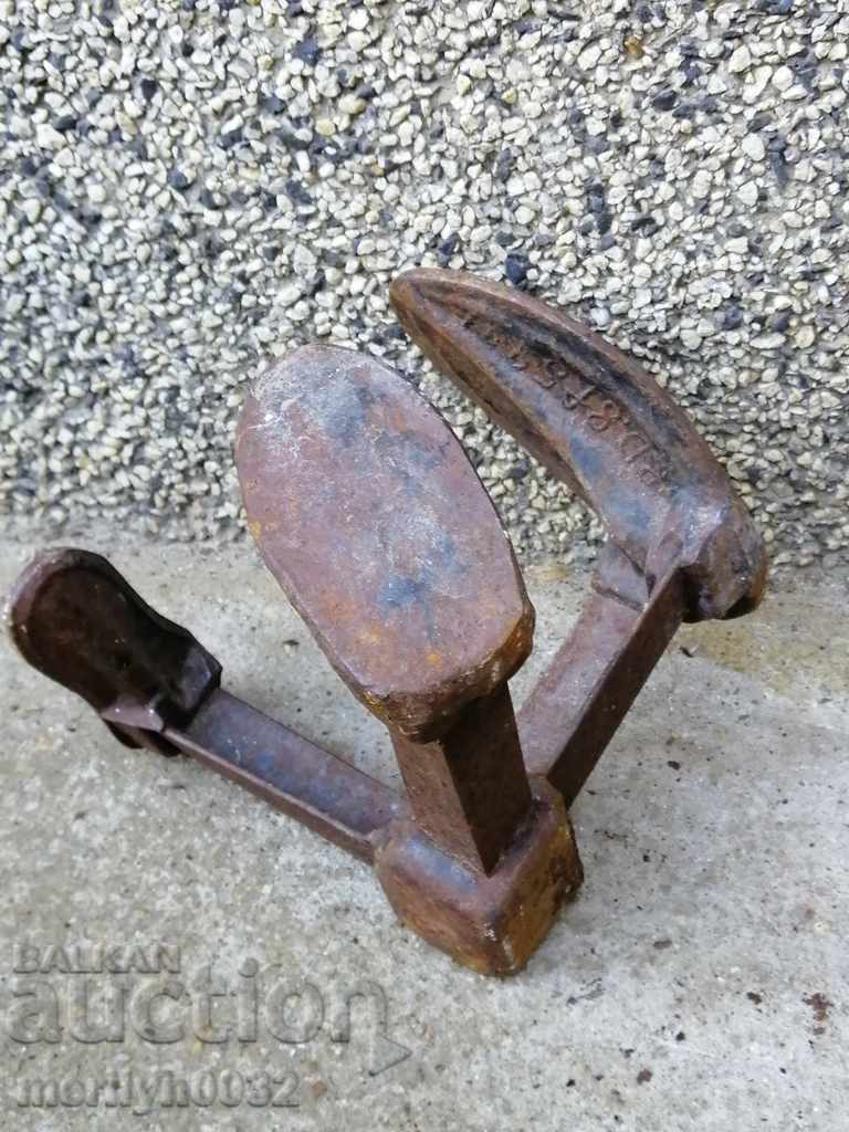 Old shoemaker anvil, wrought iron - 7 Old shoemaker anvil, wrought iron - 7