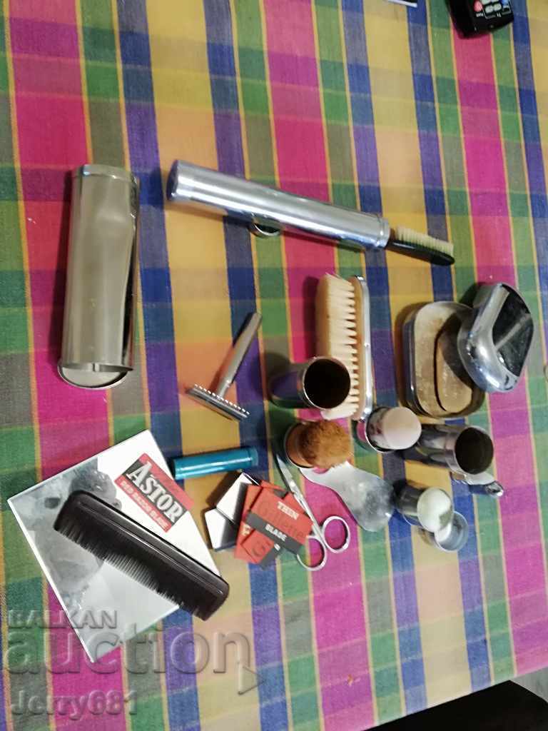 Auction Toiletry bag Auction Toiletry bag