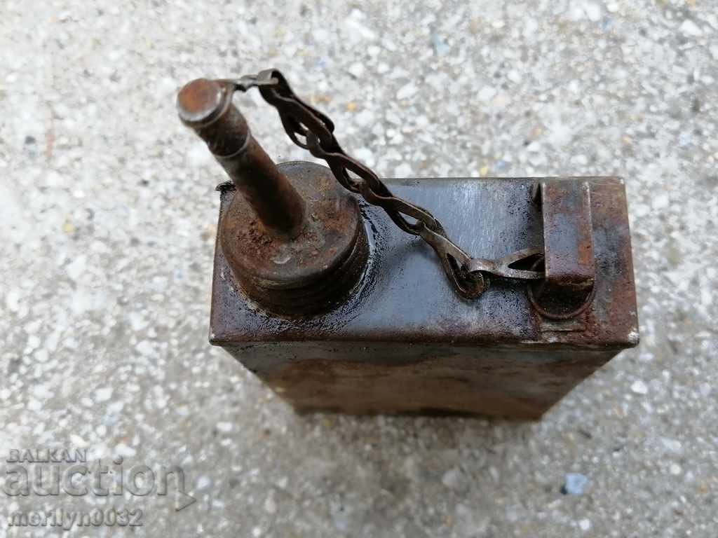 Tub de lubrifiant mitralieră WW2 WW2 cu preț 73.00 BGN | € 37.32