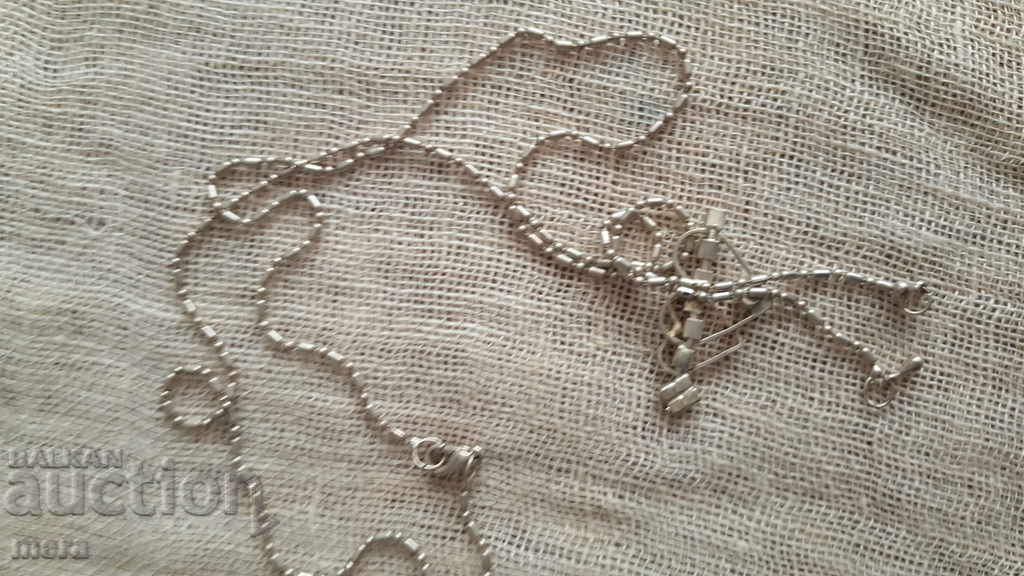 Δημοπρασία Κολιέ με πέτρες