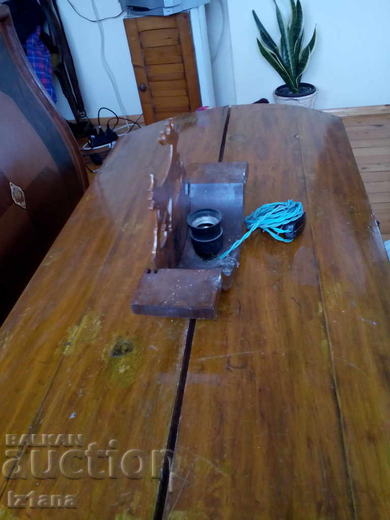 An old night lamp with price 28.00 BGN | € 14.32 An old night lamp with price 28.00 BGN | € 14.32