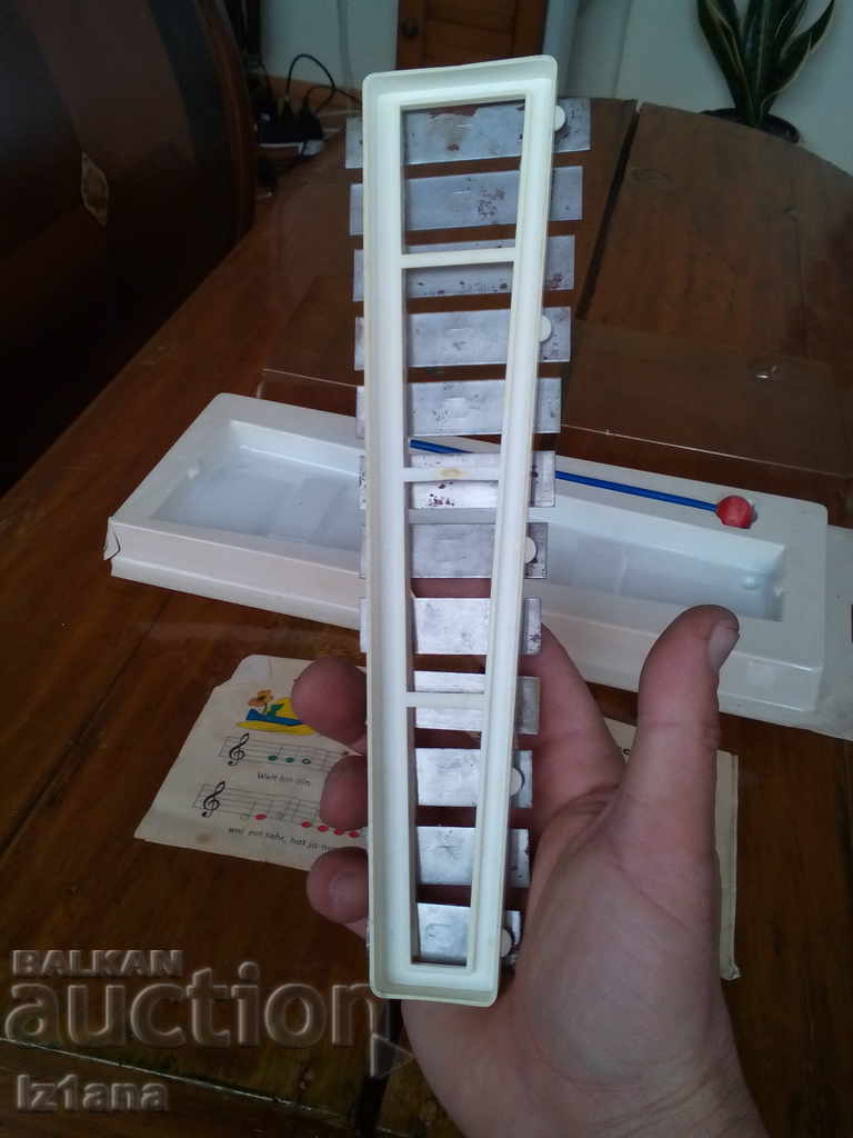 Доставка на Стара детска играчка,музикален инструмент