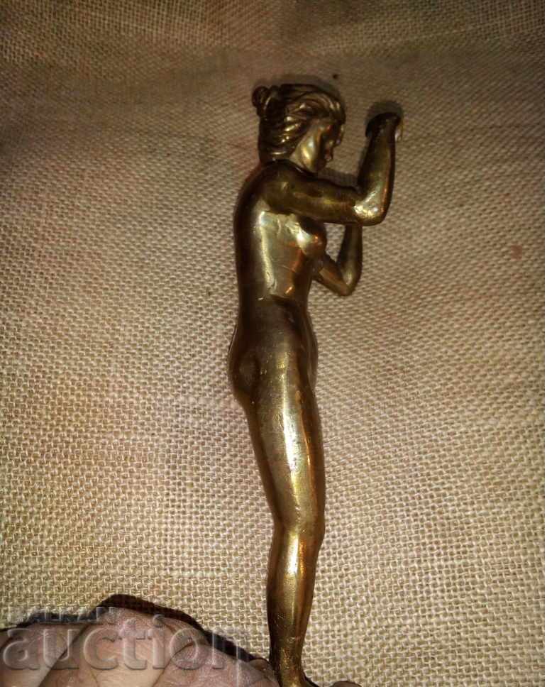 Delivery of Beautiful old figure bronze statuette plastic sculpture Delivery of Beautiful old figure bronze statuette plastic sculpture