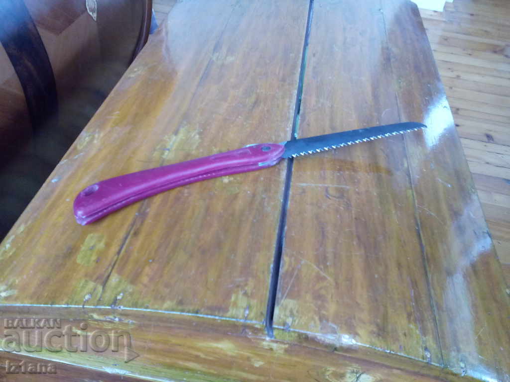 An old saw, a saw with price 30.00 BGN | € 15.34 An old saw, a saw with price 30.00 BGN | € 15.34