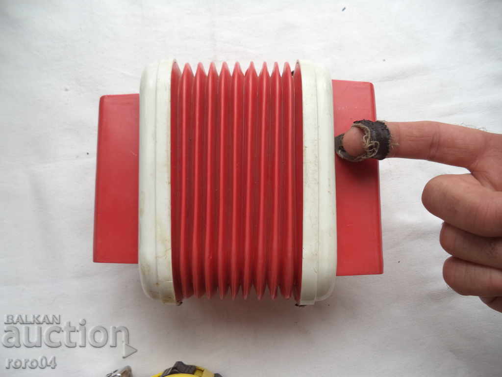 Delivery of OLD RUSSIAN ACCORDION WIND - ACTING Delivery of OLD RUSSIAN ACCORDION WIND - ACTING