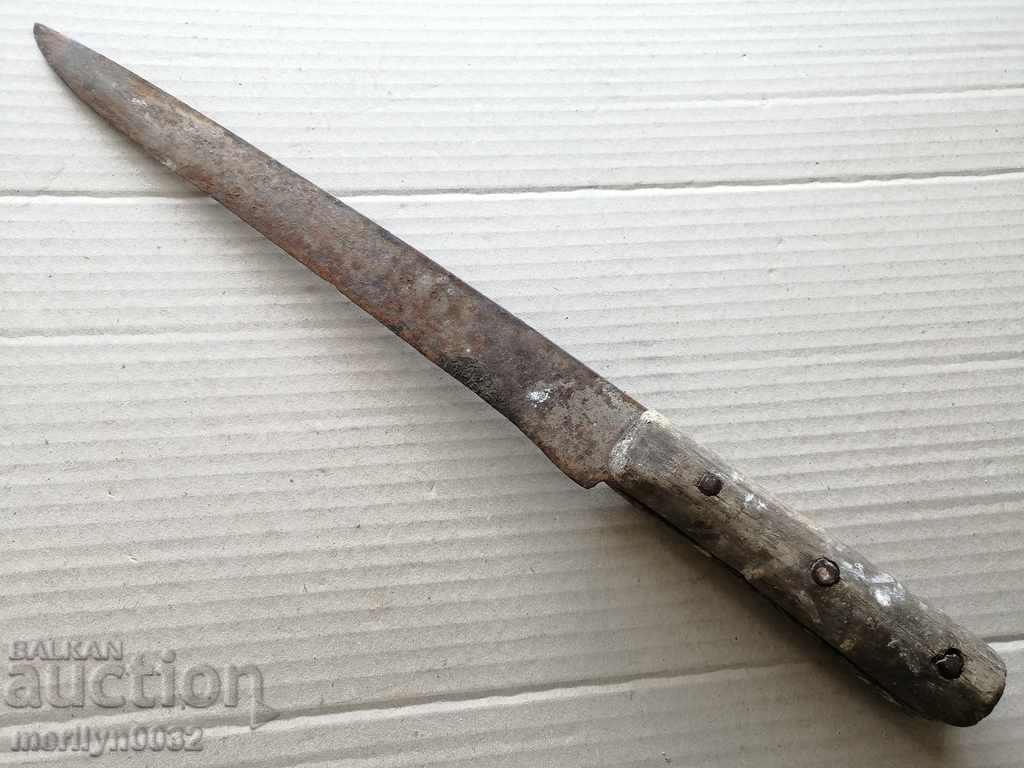 An old knife without a cane with price 69.00 BGN | € 35.28 An old knife without a cane with price 69.00 BGN | € 35.28