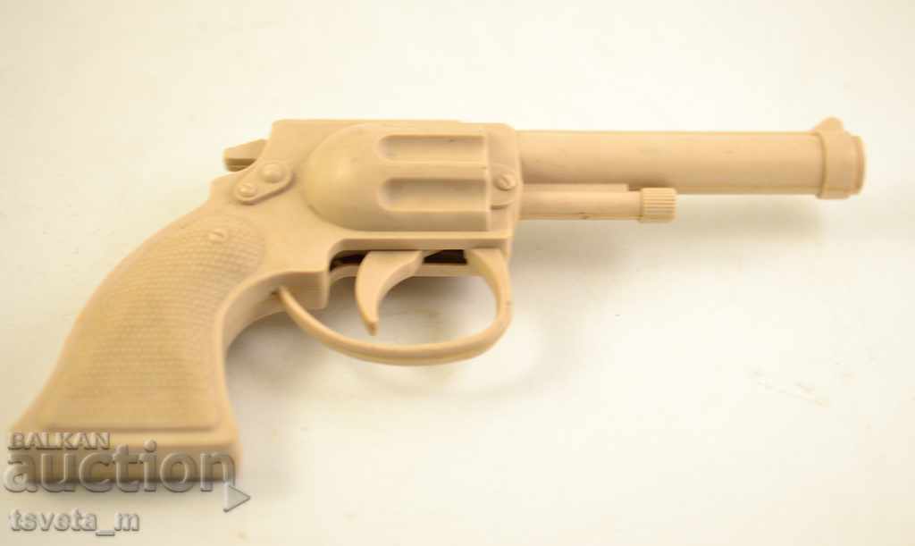 Plastic gun, toys with price 5.00 BGN | € 2.56 Plastic gun, toys with price 5.00 BGN | € 2.56