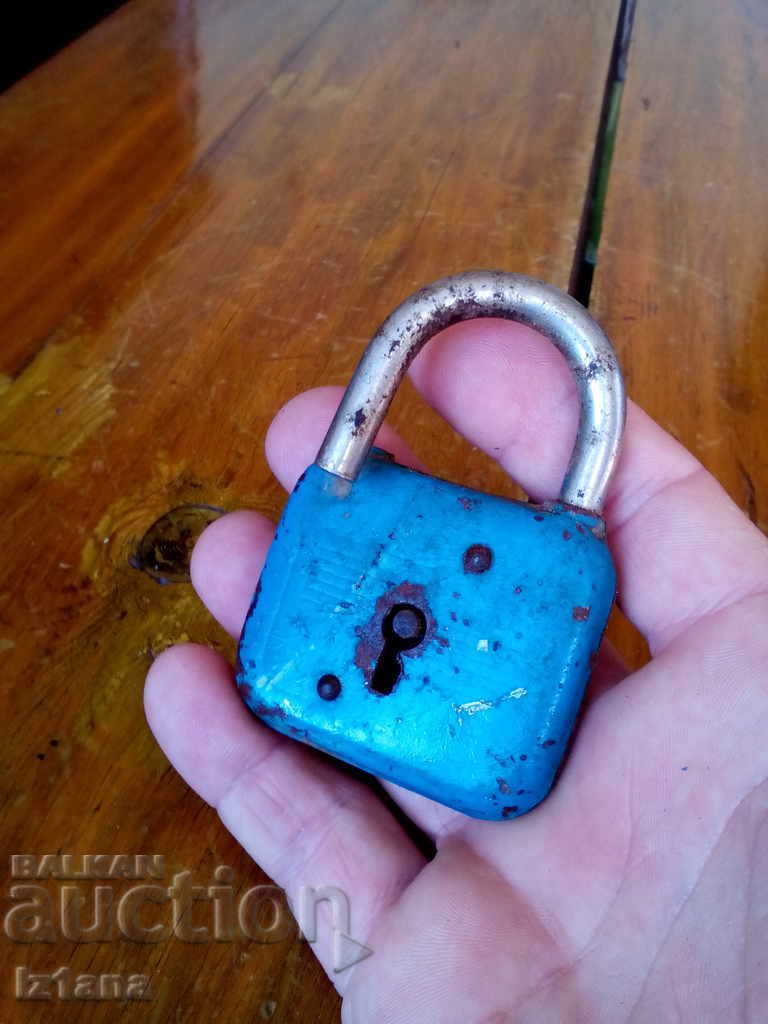 Old padlock with price 2.00 BGN | € 1.02 Old padlock with price 2.00 BGN | € 1.02
