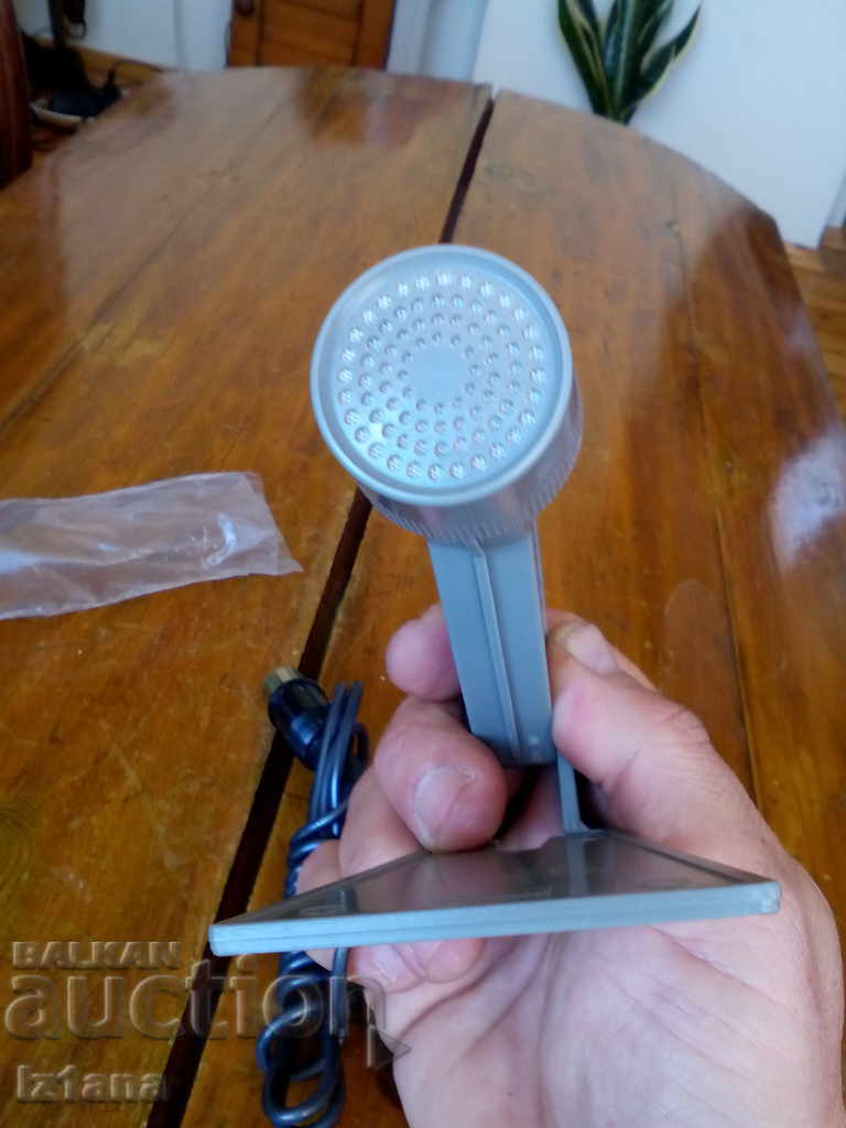 Delivery of The old MD 200 microphone Delivery of The old MD 200 microphone