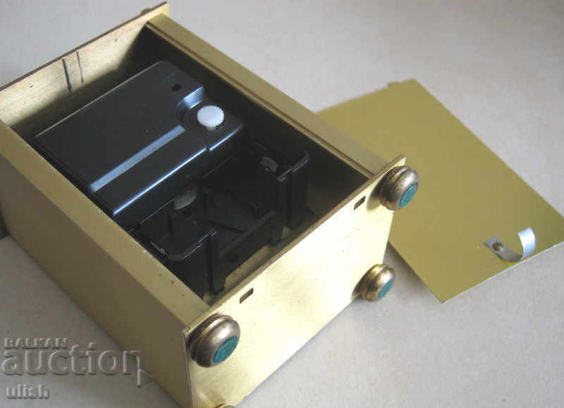 Доставка на 1990 Royal Quartz каретен тип месингов часовник Доставка на 1990 Royal Quartz каретен тип месингов часовник