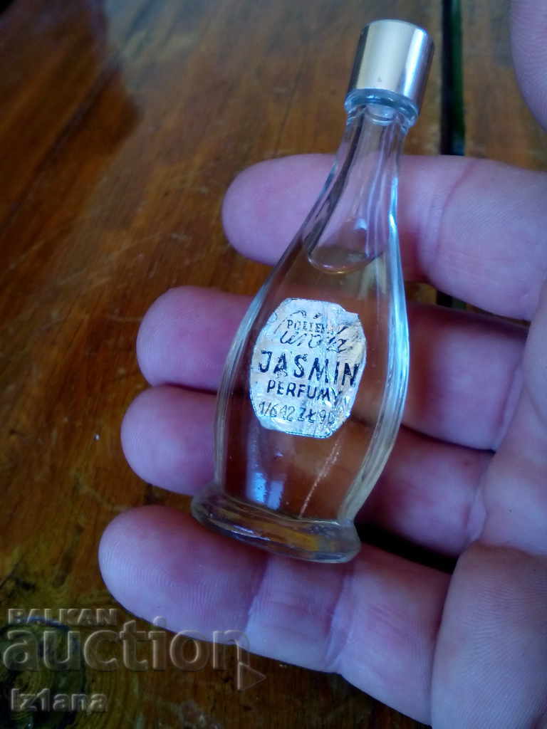 Стар парфюм Jasmin с цена 50.00 лв. | € 25.56 Стар парфюм Jasmin с цена 50.00 лв. | € 25.56