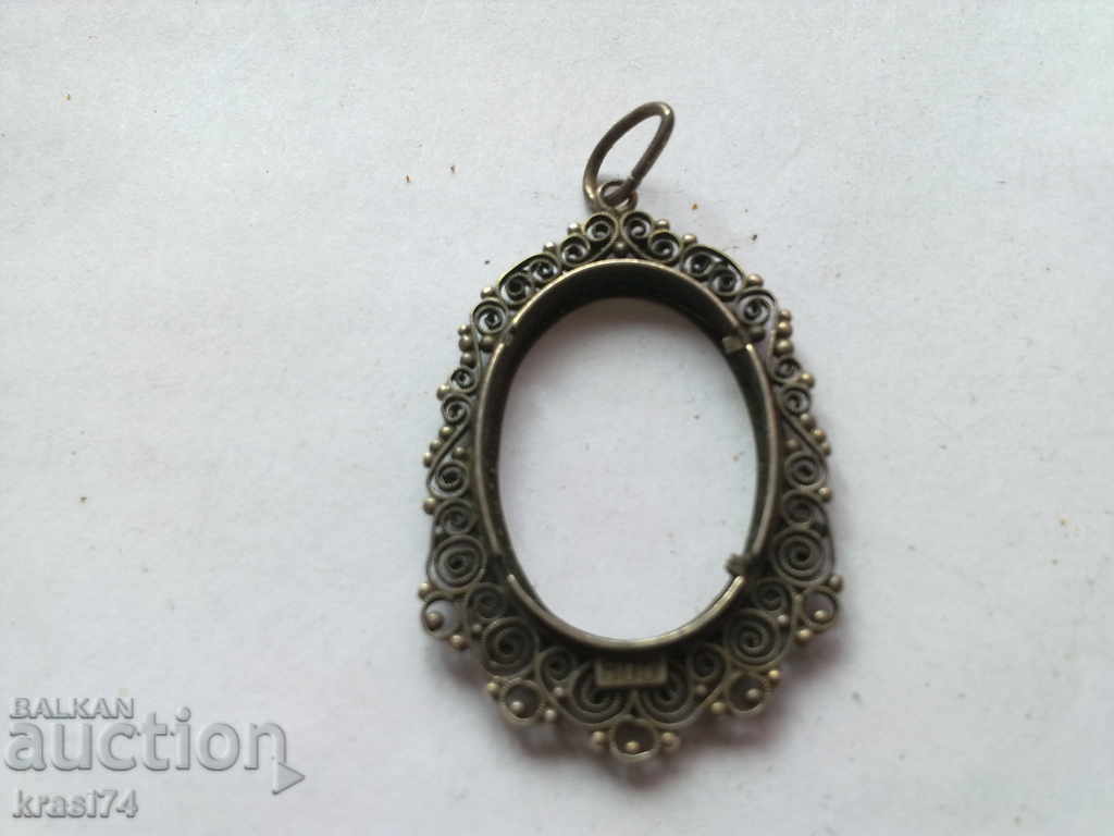 Medalion foto de argint cu preț 25.00 BGN | € 12.78