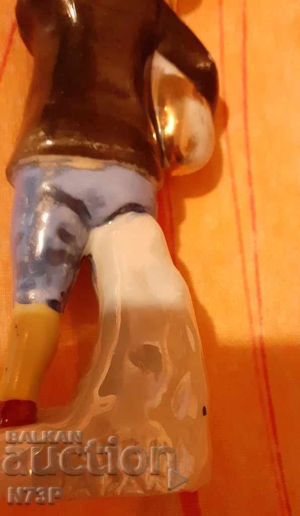 Delivery of OLD PORCELAIN FIGURE. MADE IN JAPAN.