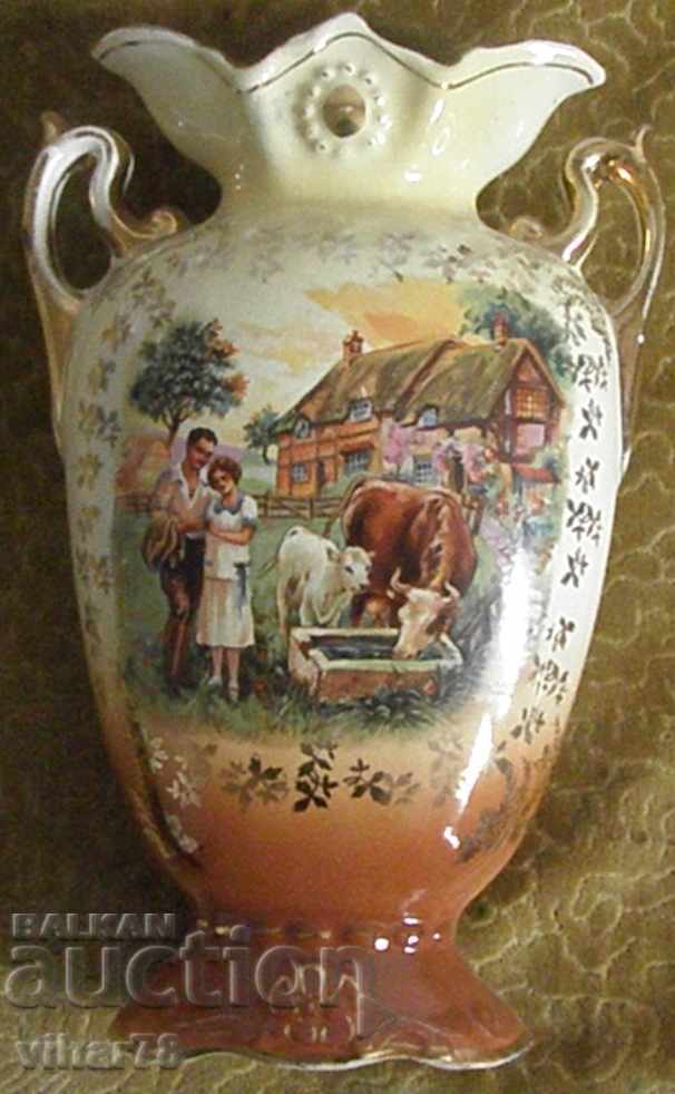 МНОГО КРАСИВА ВАЗА с цена 119.99 лв. | € 61.35