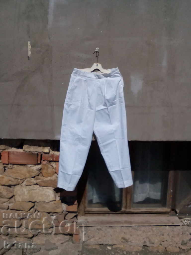 Pantaloni vechi de lucru albi