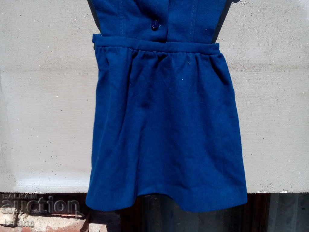 Licitație Comodă veche pentru copii Licitație Comodă veche pentru copii