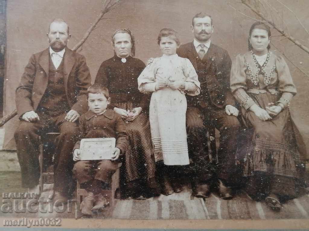 Auction Portrait of grandmother's ceilings picture, picture framed Auction Portrait of grandmother's ceilings picture, picture framed