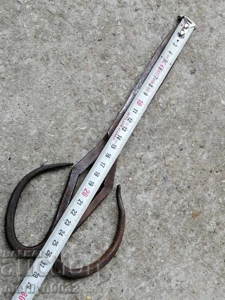 Delivery of Old hand forged scissors, wrought iron