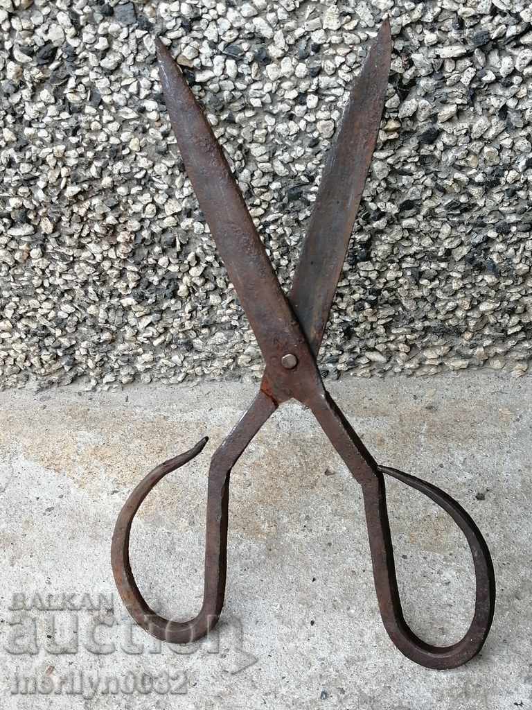 Стара ръчно кована ножица, ковано желязо
