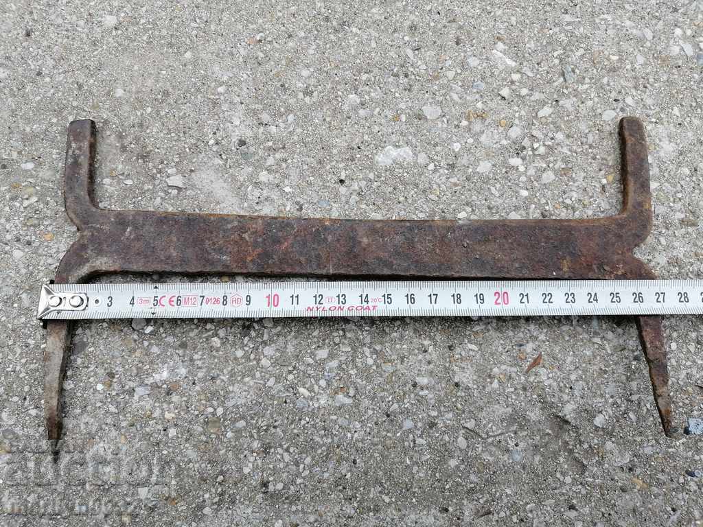 Old wrought iron scraper, wrought iron, primitive with price 35.00 BGN | € 17.90 Old wrought iron scraper, wrought iron, primitive with price 35.00 BGN | € 17.90