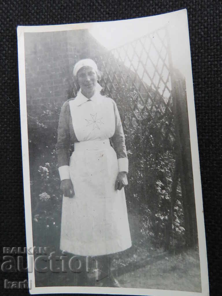 СТАРА СНИМКА - СЕСТРА МАЛТИЙСКИ ОРДЕН с цена 1.99 лв. | € 1.02 СТАРА СНИМКА - СЕСТРА МАЛТИЙСКИ ОРДЕН с цена 1.99 лв. | € 1.02