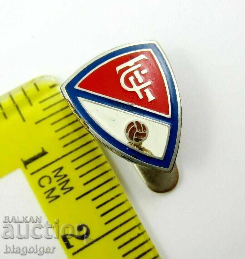 Delivery of OLD SOCCER BADGE-TRUJILLO SPAIN-BUTONELLA Delivery of OLD SOCCER BADGE-TRUJILLO SPAIN-BUTONELLA